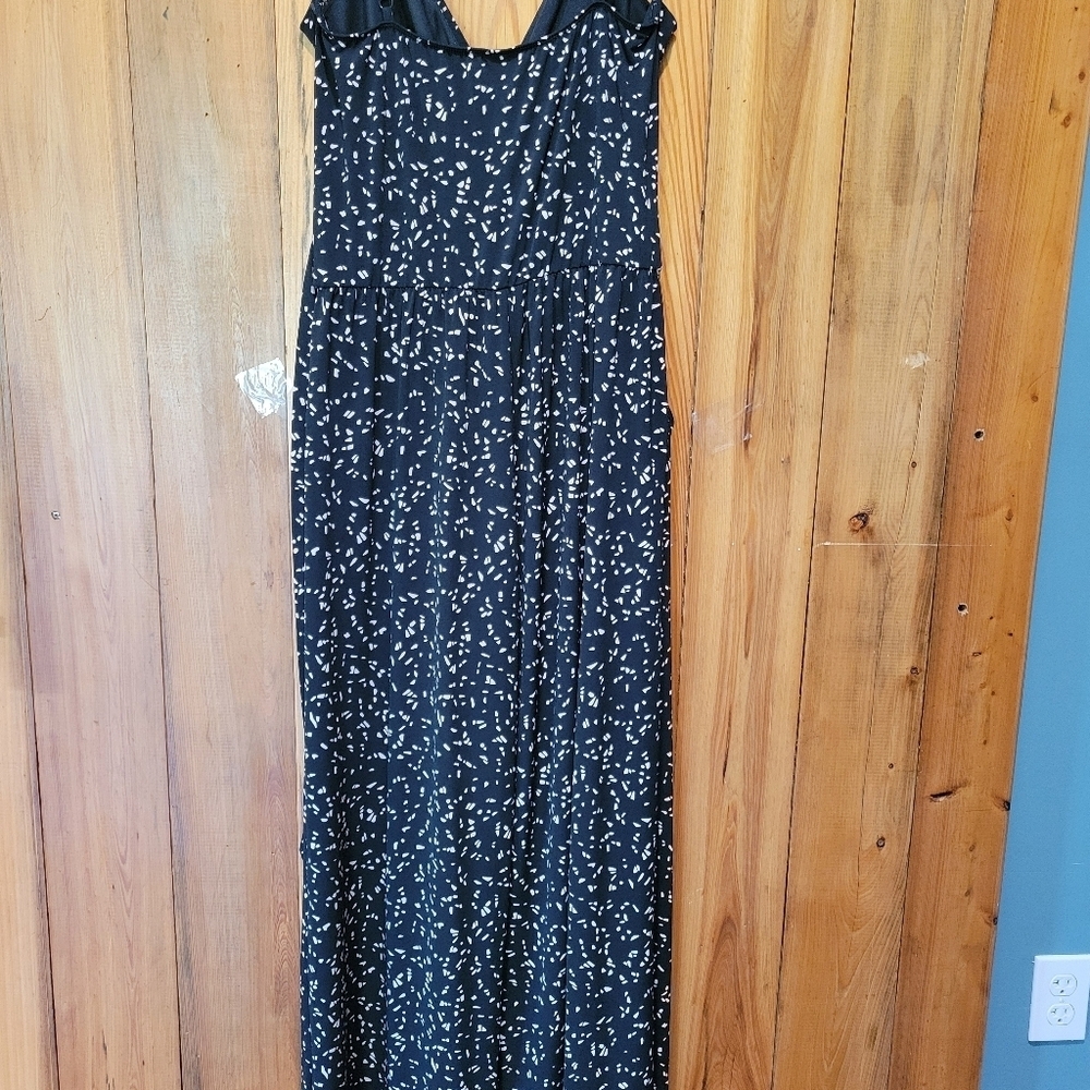 Elegant Black and White Jumpsuit - Picture 9 of 15